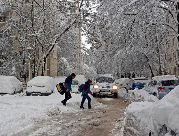 Cod portocaliu de ninsori și viscol în sudul țării
