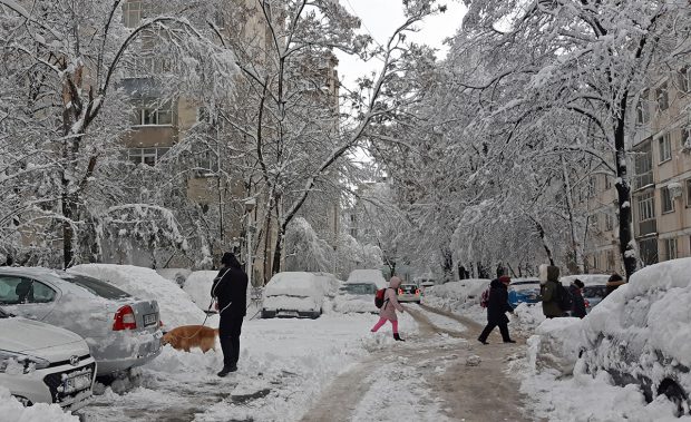 Iarna fără zăpadă în București, o consecință a crizei climatice. Meteorolog ANM: „În 50 de ani nu va mai ninge deloc în Capitală”