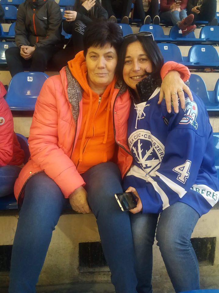 Poveștile nepoatei emblematicului antrenor și jucător de hochei pe gheață Lajos Vákár: “Eu am făcut patinaj viteză. Bunica a fost primul portar de hochei”