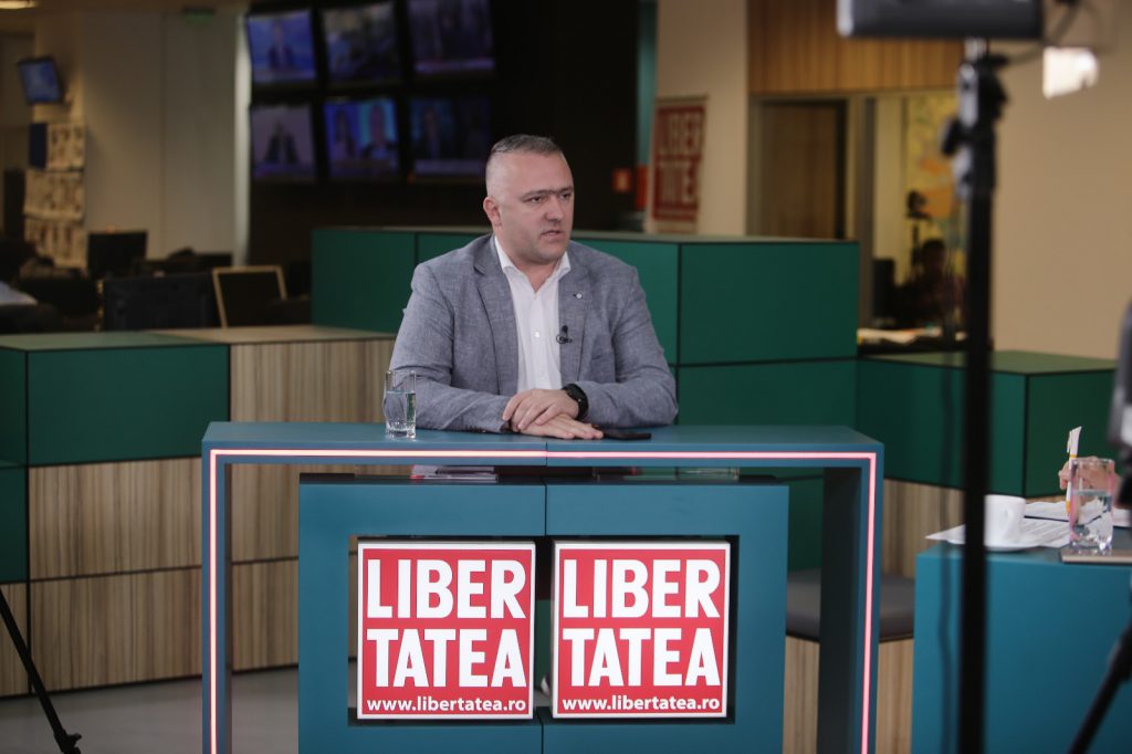 Un fost viceprimar al Bucureștiului și membru al Guvernului României face afaceri cu măști de protecție. Directorul general Unifarm: ”Ne-am înțepat un pic”