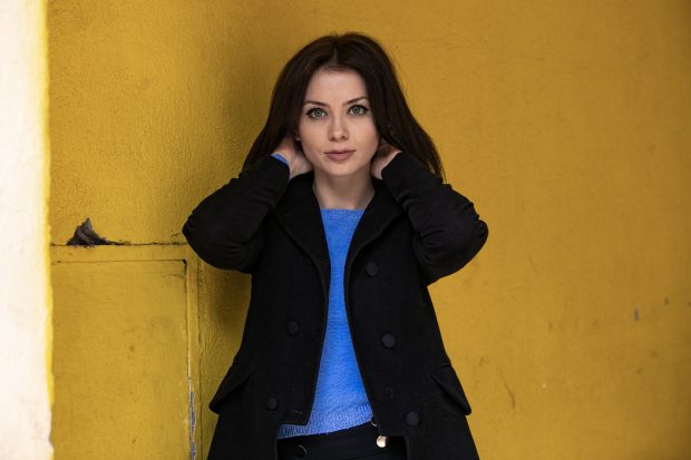 Imagine Stire Anca Dumitra din „Las Fierbinți” a fost remarcată de o agenție de modele, când era elevă în clasa a șasea. A ratat șansa de a face carieră în modelling! | 2review.ro