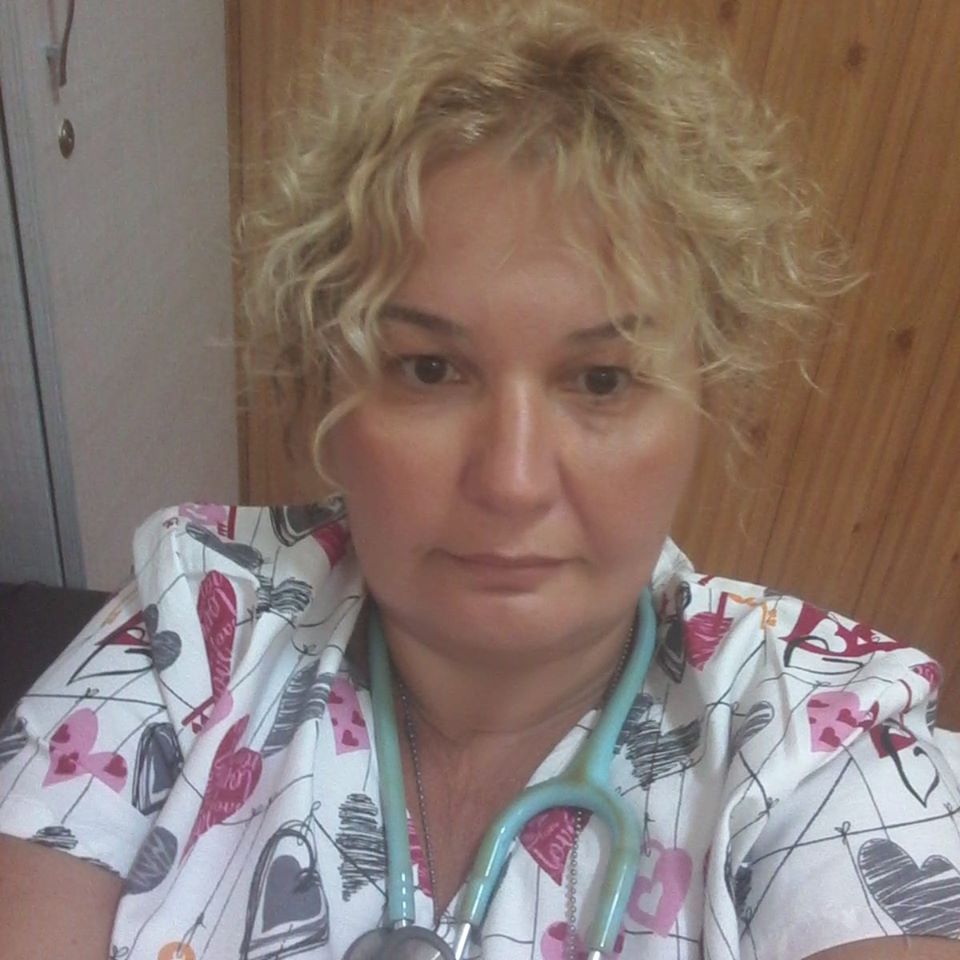 Internată cu COVID-19 la Timișoara, medicul ATI Diana Căprărin: “Virusul s-a răspândit în tot spitalul Deva, pentru că n-am fost protejați”