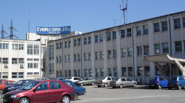 Combinatul Chimcomplex Borzești și-a oprit producția din cauza prețurilor mari la energie. Ce se întâmplă cu angajații