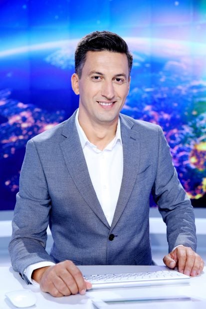 După ce a muncit non-stop două săptămâni, Cosmin Stan se baricadează în casă și se joacă pe playstation cu copiii lui. “În ultima vreme nu am avut timp să stau cu familia”