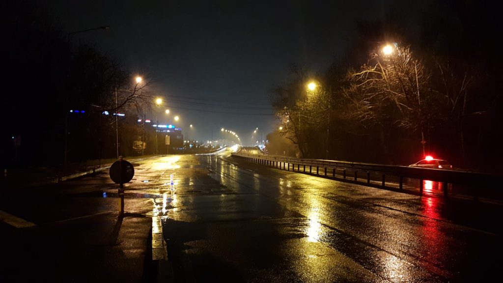 Primele imagini din București și din marile orașe, după intrarea în vigoare a restricțiilor de circulație din timpul nopții