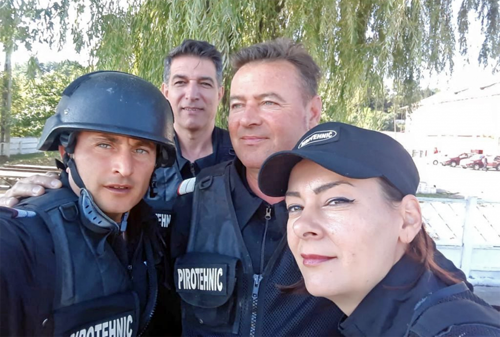Singura femeie pirotehnist din România: „s-a bătut” cu șase bărbați ca să obțină jobul: „Teama mă ține în viață!”