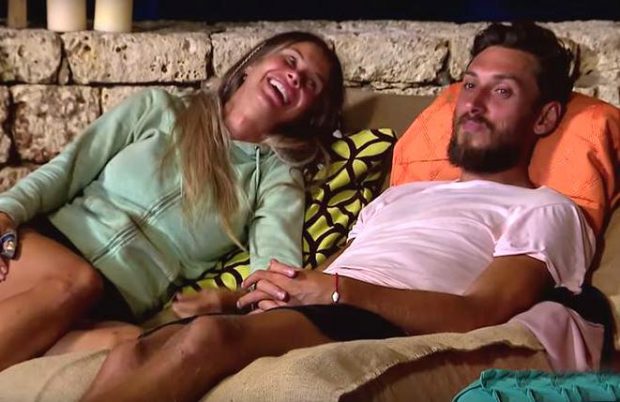 Imagine Stire Grațiela Duban de la Survivor România, gesturi îndrăznețe în văzul tuturor, cu unul dintre concurenți | 2review.ro