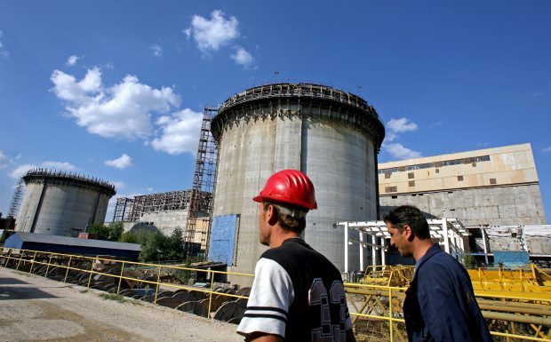 NY Times scrie că România are șansa de a deveni o putere energetică în Europa: „E o oportunitate uriașă”. Taxele mari sunt însă o problemă, cred americanii