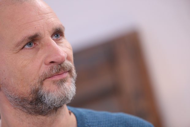 Imagine Stire Cristi Bozgan, partenerul Mihaelei Rădulescu de la «Ferma», este responsabil cu securitatea în cadrul show-ului «Masked Singer România». 12 vedete, păzite de 50 de bodyguarzi! | 2review.ro