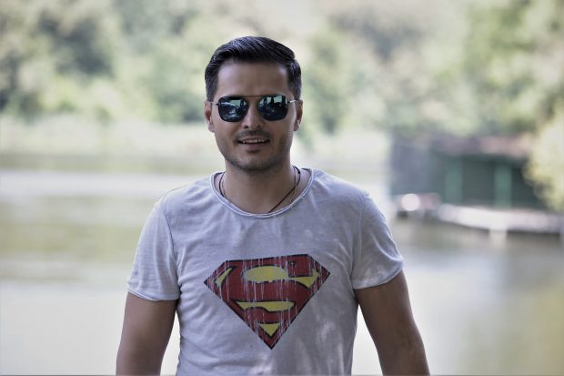 Imagine Stire Liviu Vârciu face haz de necaz cu filmul în care și-a investit toți banii.“Sergiu Nicolaescu e mic copil pe lângă mine” | 2review.ro