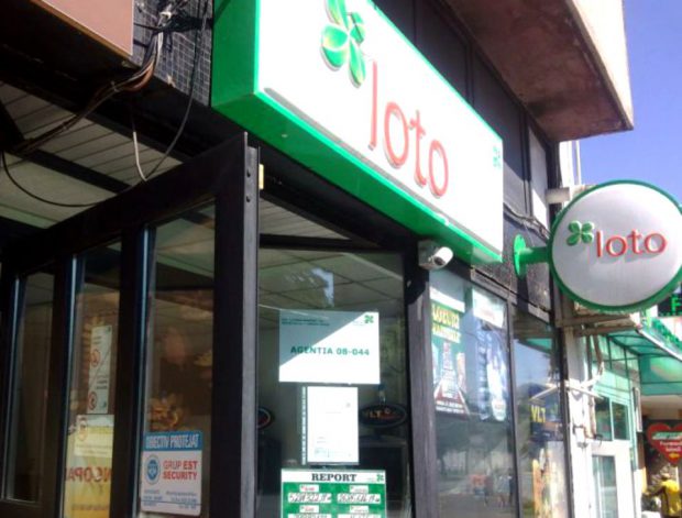 Câștigătorul marelui premiu la Loto 6 din 49 a intrat în posesia banilor. Speră să câștige potul cel mare și la Joker