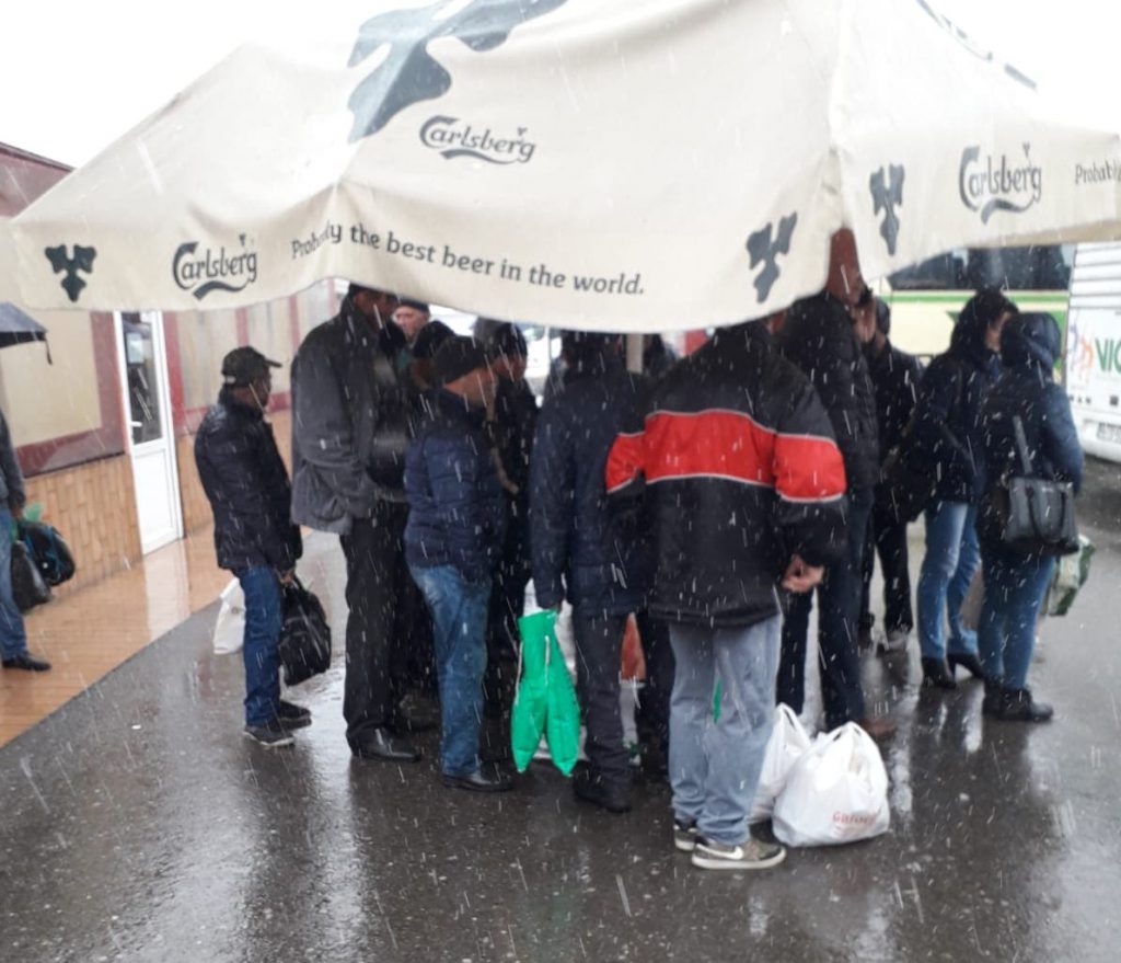 Sindicaliştii din CE Oltenia cer reducerea activității în subteran: „Minerii merg la muncă în autobuze supraaglomerate, se schimbă cu sutele într-un vestiar”