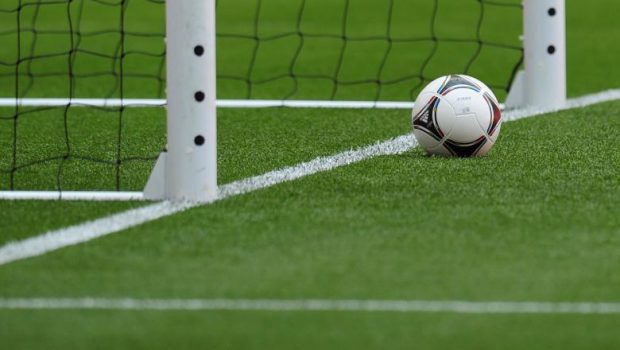 Un fotbalist din Algeria a murit, după ce s-a lovit violent la cap pe teren, în timpul unui meci