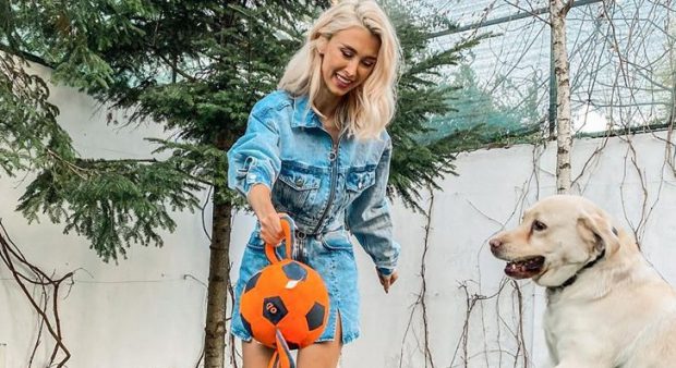 Imagine Stire Andreea Bălan se află în autoizolare de o lună. Ce se întâmplă cu fetițele ei în această perioadă de carantină. „Sentimentul ăsta mă sfâșie” | 2review.ro