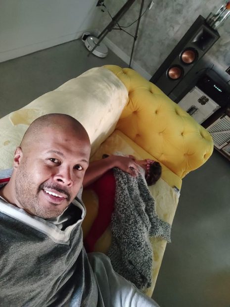 Imagine Stire Cabral nu poate ține pasul cu fiica lui, în vârstă de un an și jumătate. „Caut metode să obosesc dragonul ăsta mic” | 2review.ro