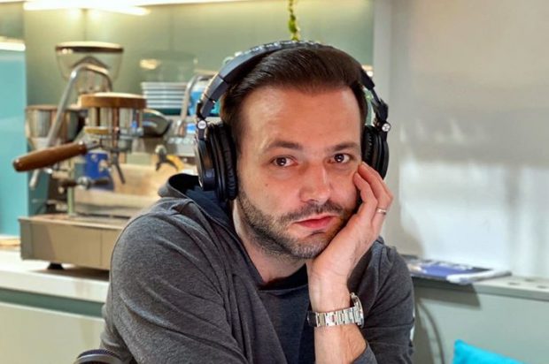 Imagine Stire Întâmplarea emoționantă de care a avut parte Mihai Morar. Ce i-a spus o vânzătoare atunci când a mers la cumpărături. „O lacrimă i se scurgea pe obraz, pe sub mască” | 2review.ro