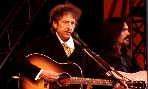 Bob Dylan și-a vândut întregul catalog muzical pe o sumă fabuloasă. Cât ar fi câștigat singurul muzician care a primit premiul Nobel pentru Literatură