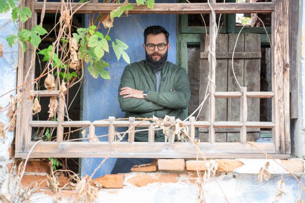 Imagine Stire Arhitectul de la „Visuri la cheie” ne spune cum să facem casa un loc mai zen. „Amplasați spațiu de lucru cât mai aproape de fereastră, să priviți afara” | 2review.ro