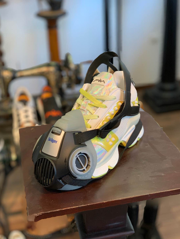 Mihai Albu a creat încălțămintea contra COVID-19. Cum arată și ce spune designerul. „Oferă protecție”