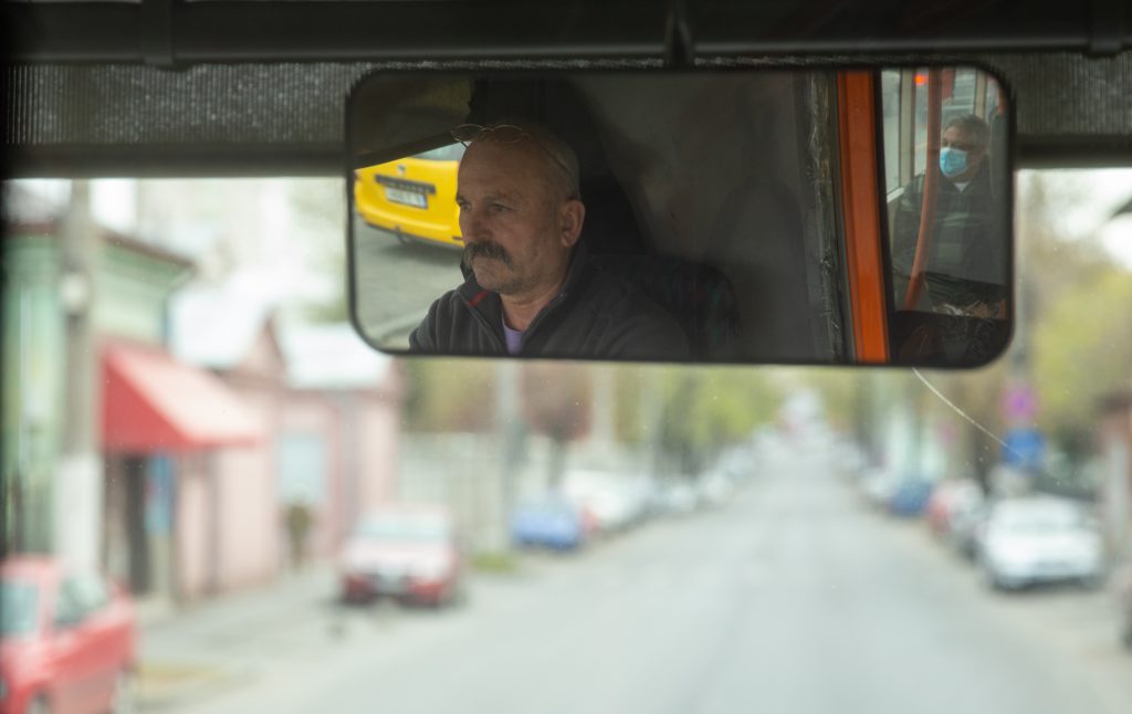 Cum se circulă în București după ce transportul în comun a fost redus la jumătate