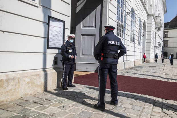 Austria introduce noi restricţii pentru persoanele nevaccinate
