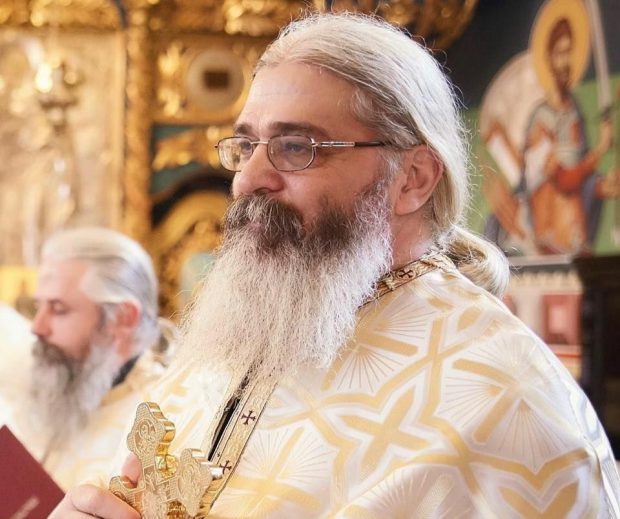 Femeile lovite de preotul Calistrat în curtea Mănăstirii Vlădiceni spun că „am fost lovite cu bestialitate” și au trimis o înregistrare audio cu momentul agresiunii