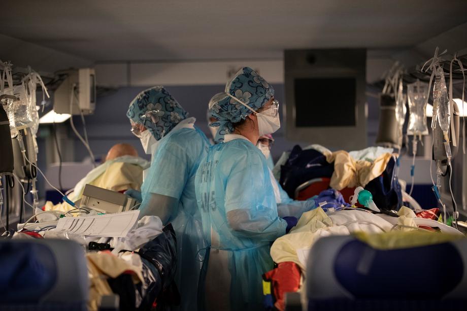 Franţa a transformat trenuri de mare viteză în ambulanţe. Cum arată acum vagoanele TGV-urilor