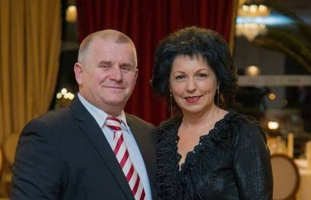 Fostă consilieră a premierului Viorica Dăncilă, reținută alături de soțul ei, într-un dosar de delapidare. Prejudiciul se ridică la 3 milioane de lei