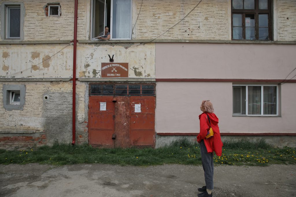 “Aici a fost mereu 1 mai doar cu numele, dar măcar eram liberi”. În Colonia 1 Mai, urmașii minerilor au sărbătorit din curți și de la geamuri