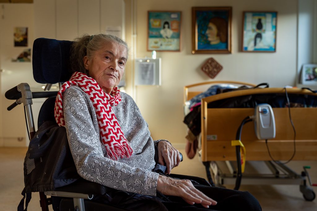 Marea iubire a lui Nichita Stănescu, poeta Gabriela Melinescu, stă într-un azil din Stockholm, izolată în fața COVID-19 și zăvorâtă în propria suferință