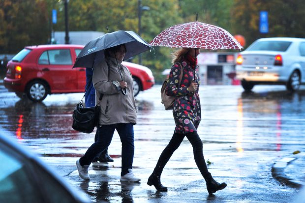 Prognoza meteo pentru perioada 19 octombrie – 1 noiembrie. Vreme caldă în această săptămână, iar spre sfârșitul lunii se răcește