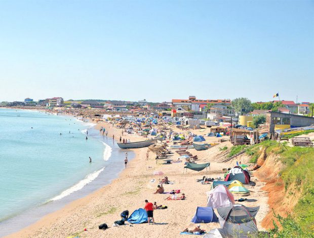 Ce job îți poți lua în turism? Se poate ajunge la 6.000 de lei pe lună