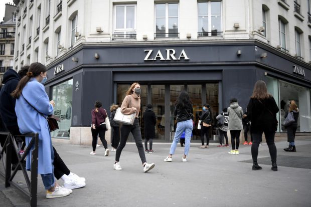 Inditex, proprietarul Zara şi Bershka, închide magazinele din Rusia