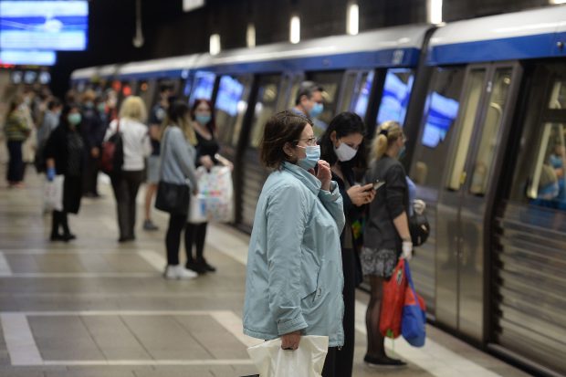 O persoană a încercat să se sinucidă la metrou. Traficul s-a reluat după o oră și jumătate