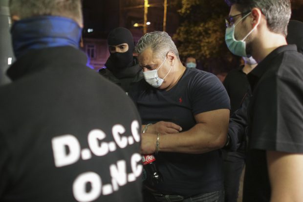 Românul considerat „cel mai mare falsificator de bancnote de plastic din lume” a fost trimis în judecată. Prejudiciul depășește două milioane de lei