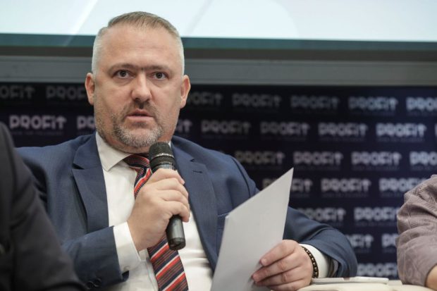 Recorder: Cum a ajuns Unifarm în pragul falimentului și cum se plângea Adrian Ionel președintelui Iohannis că presa scria despre el