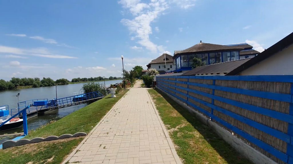 REPORTAJ | Călătorie în Delta Dunării, locul în care pandemia nu a însemnat mai nimic. Izolați dintotdeauna, oamenii abia așteaptă puținii turiști