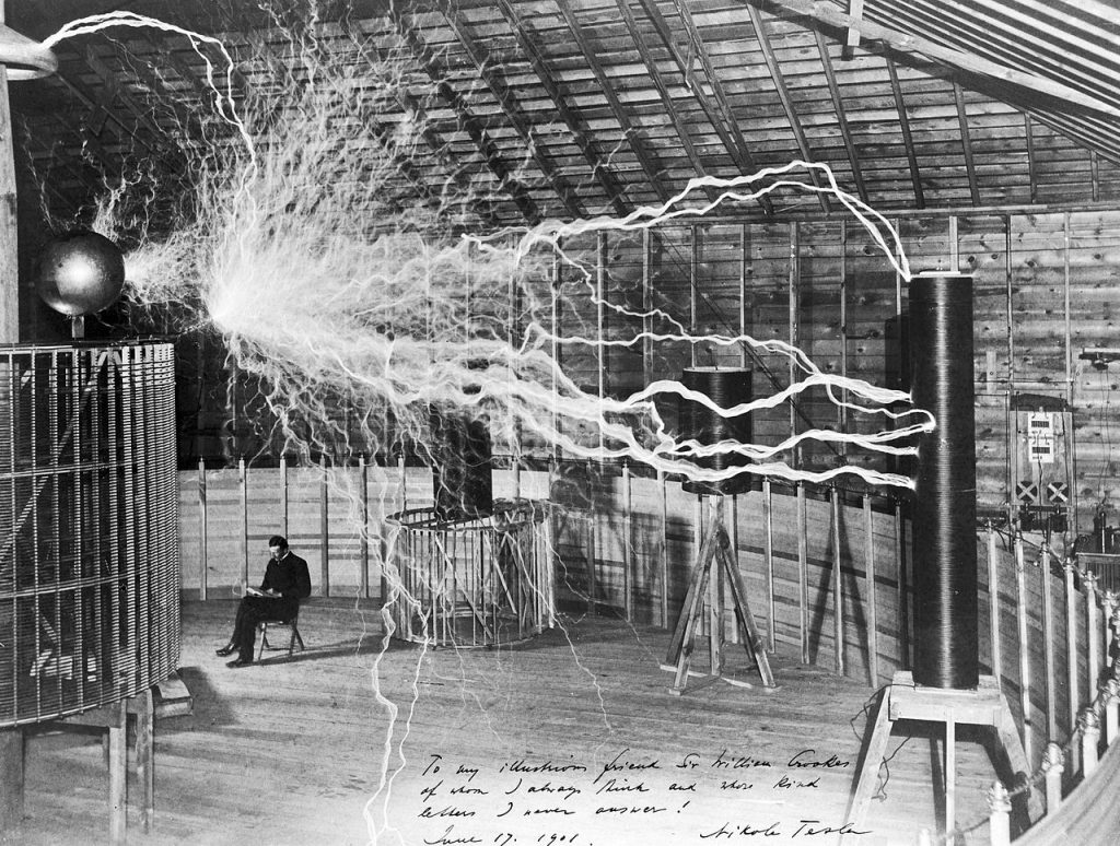Nikola Tesla in laboratorul său din Colorado Spring