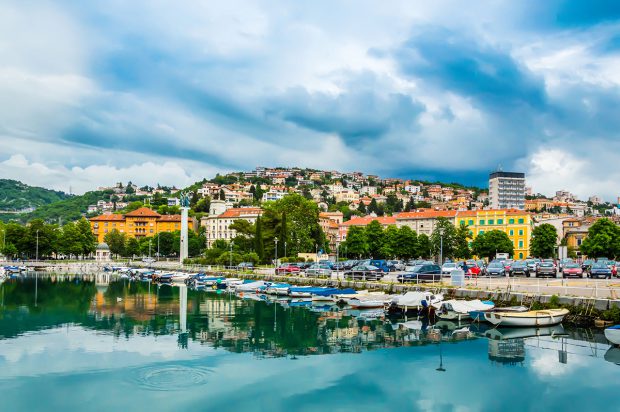 Rijeka, orașul croat unde poți schia dimineața și savura plaja după-amiază