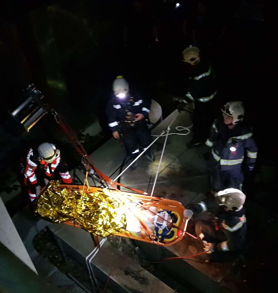 FOTO | Un român a fost urmărit cu elicopterul la Viena. El a căzut de pe acoperiș și a ajuns la spital în stare gravă
