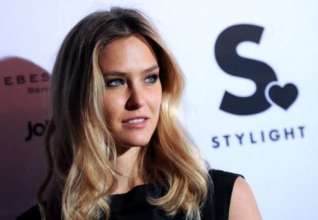 Imagine Stire Cum a scăpat o fostă iubită a lui Adrian Mutu de închisoare. Top-modelul Bar Rafaeli va face muncă în folosul comunității | 2review.ro