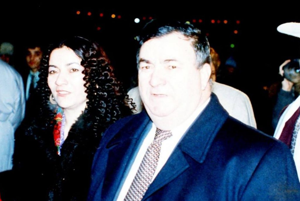 Două femei te vor ajuta să înțelegi mai multe despre istoria romilor în România: scriitoarea care a tradus Biblia în romani și doctoranda în muzică lăutărească de la Stanford