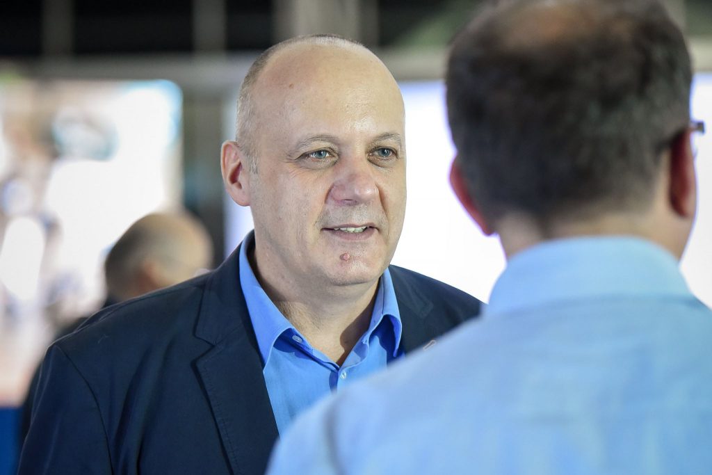 Expert în educație, despre legătura dintre „nu există COVID” și analfabetismul științific: „Acum se plătește prețul pentru școala prost făcută”