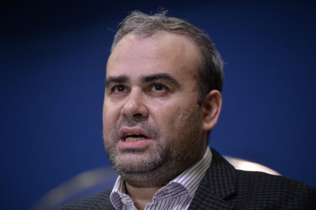 Darius Vâlcov, dat în urmărire generală. Fostul ministru al finanțelor nu s-ar mai afla în România
