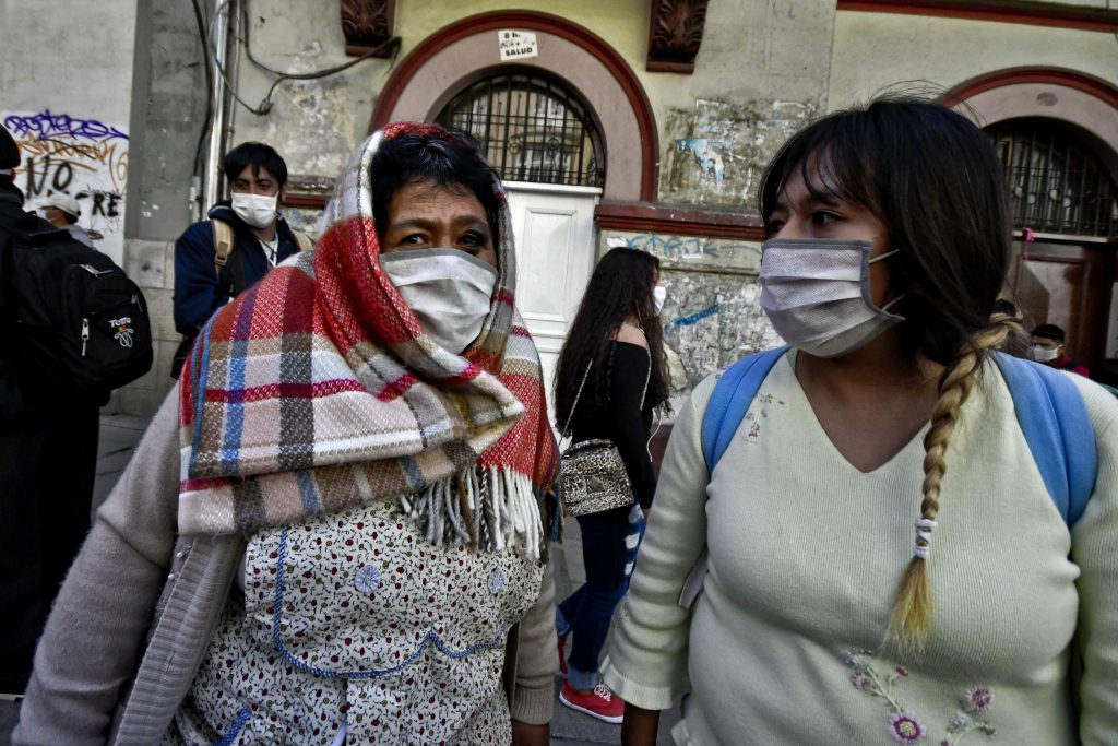 Epidemia COVID accelerează din nou în mai multe țări. Din Bulgaria până în Israel, autoritățile revin la restricții