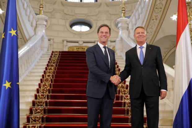 Premierul olandez Mark Rutte, favorit la șefia NATO. Iohannis era pe lista pentru conducerea blocului nord-atlantic