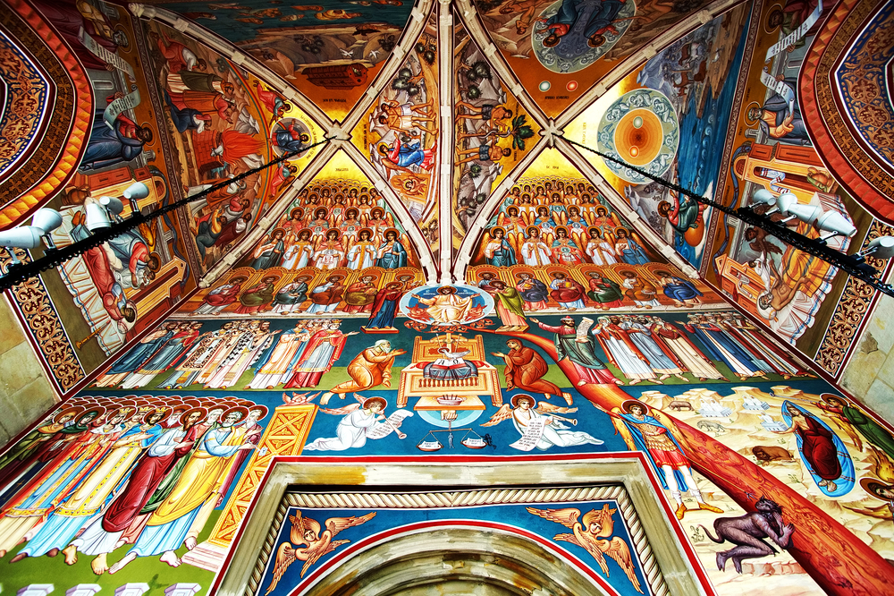 Picturi din interiorul mănăstirii Voroneț