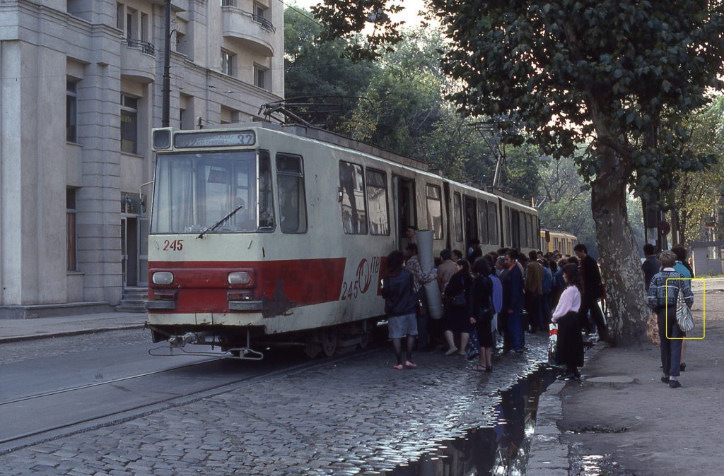 Gabriela Firea minte în bilanțul de primar general! Folosește imagini din 1990 și din 2006-2007 și spune că sunt din 2016, pentru a se lăuda cu realizările din ultimii patru ani