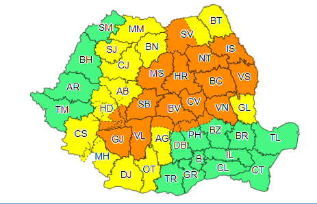 UPDATE | Cod roșu de furtuni în județul Suceava. Avertizări meteo de ploi torențiale și vijelii în alte 12 județe