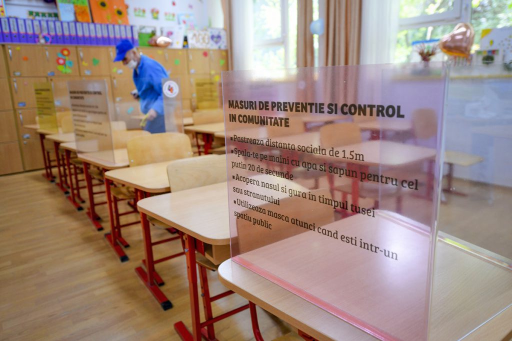 “Să ne așteptăm că vom tot închide și redeschide școli întregi”. Avertisment de la Universitatea Babeș-Bolyai